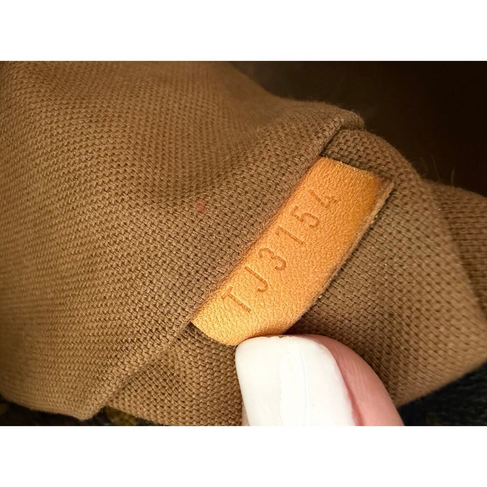 Louis Vuitton Authentic Bag used for repurposing - Picture 6 of 11